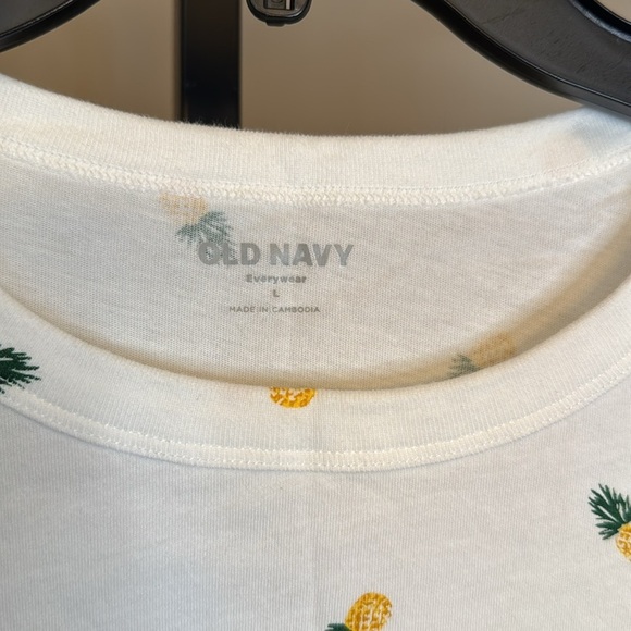 Old Navy pineapple print white T-shirt size large - Picture 2 of 5